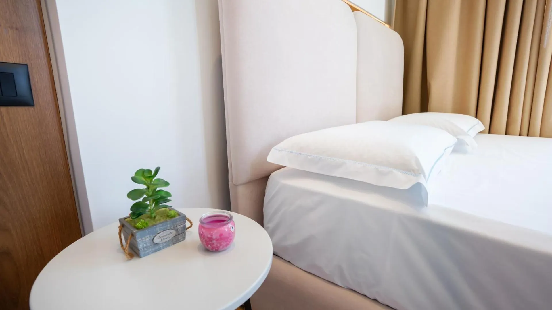 Szálloda Azure Sea View Apartments Durrës