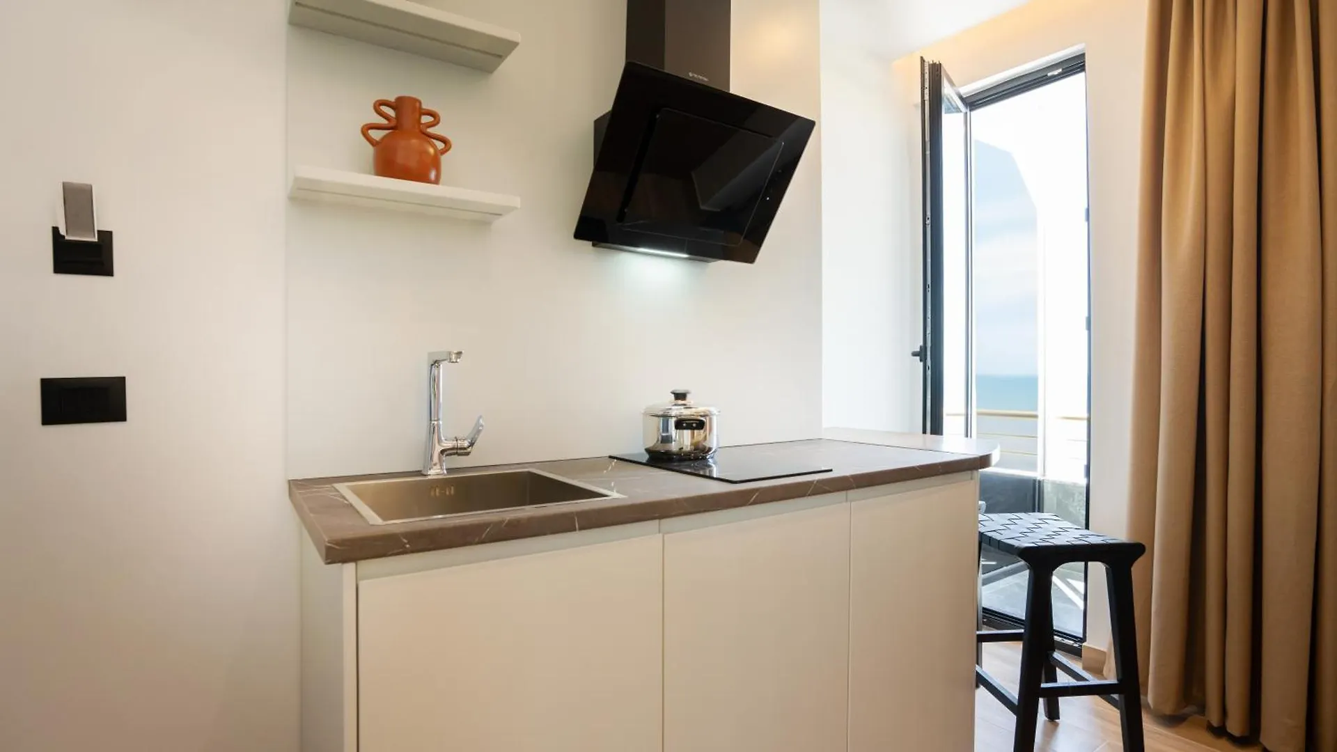 Szálloda Azure Sea View Apartments Durrës
