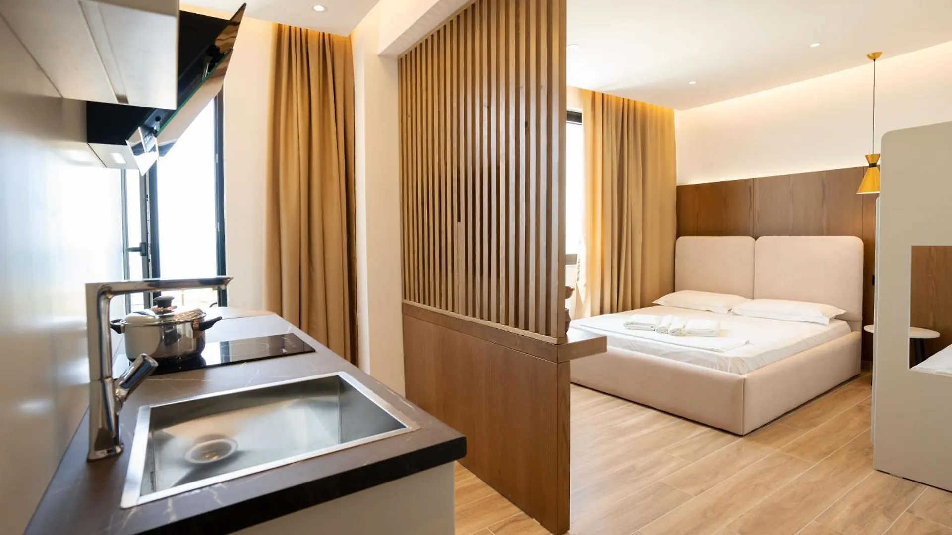 Azure Sea View Apartments Durrës Szálloda