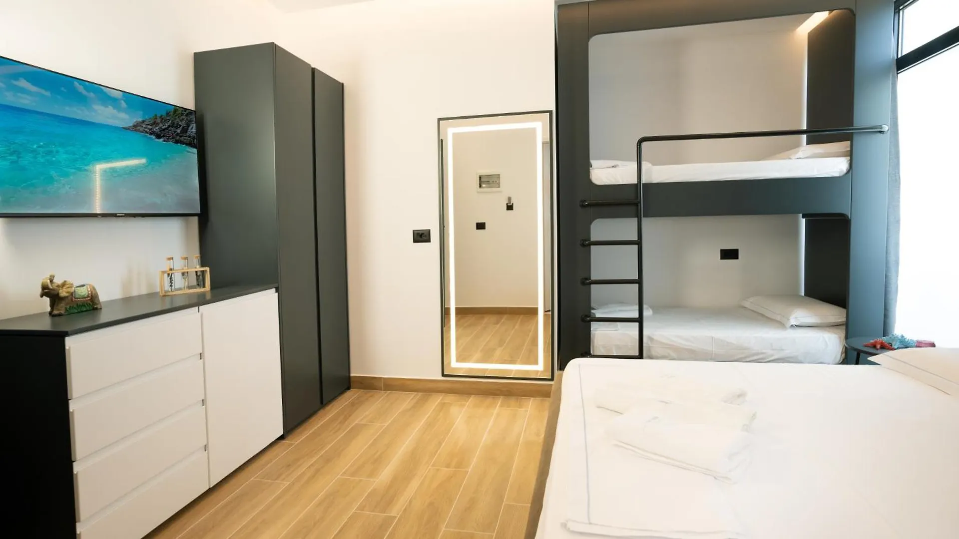 Azure Sea View Apartments Durrës 0*,