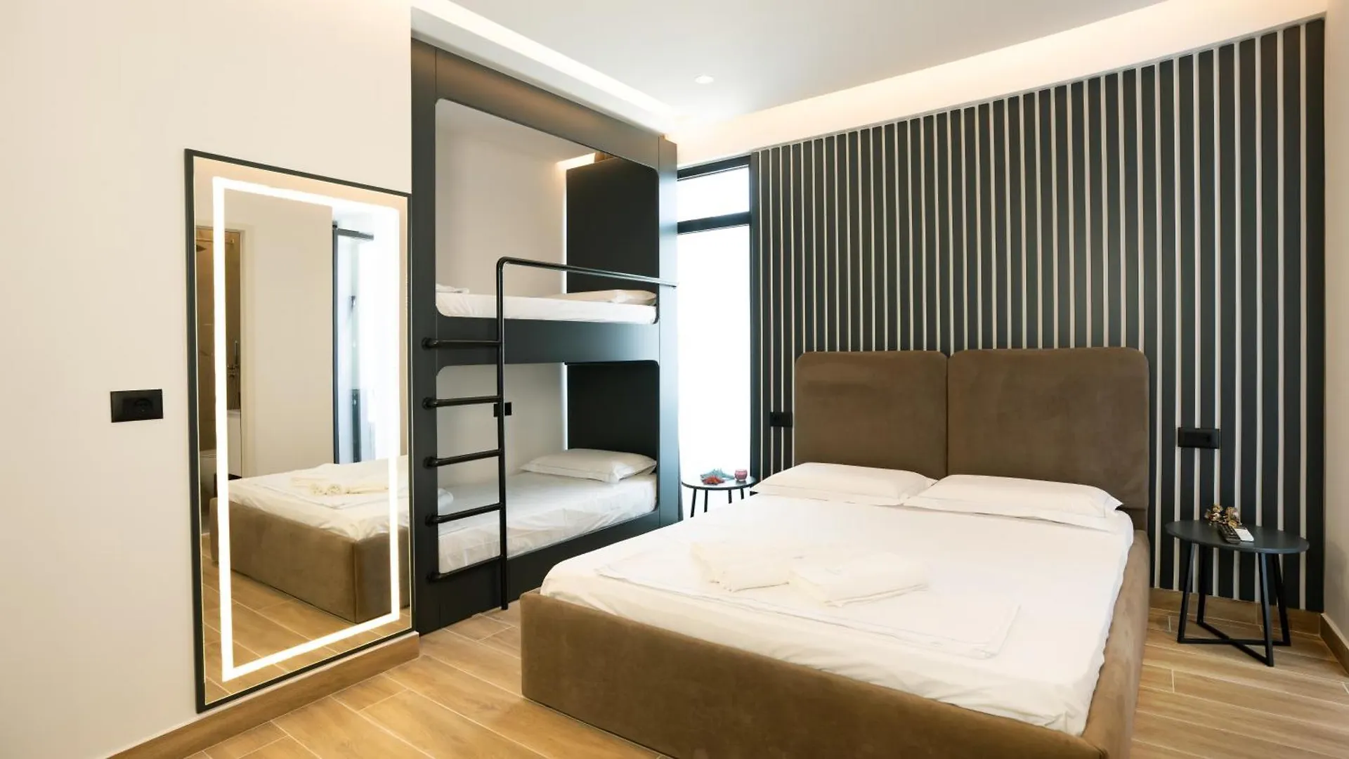 Szálloda Azure Sea View Apartments Durrës