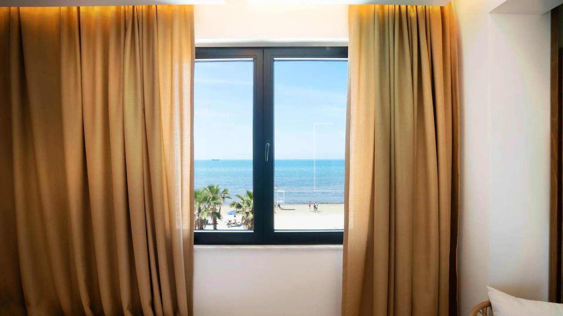 Szálloda Azure Sea View Apartments Durrës