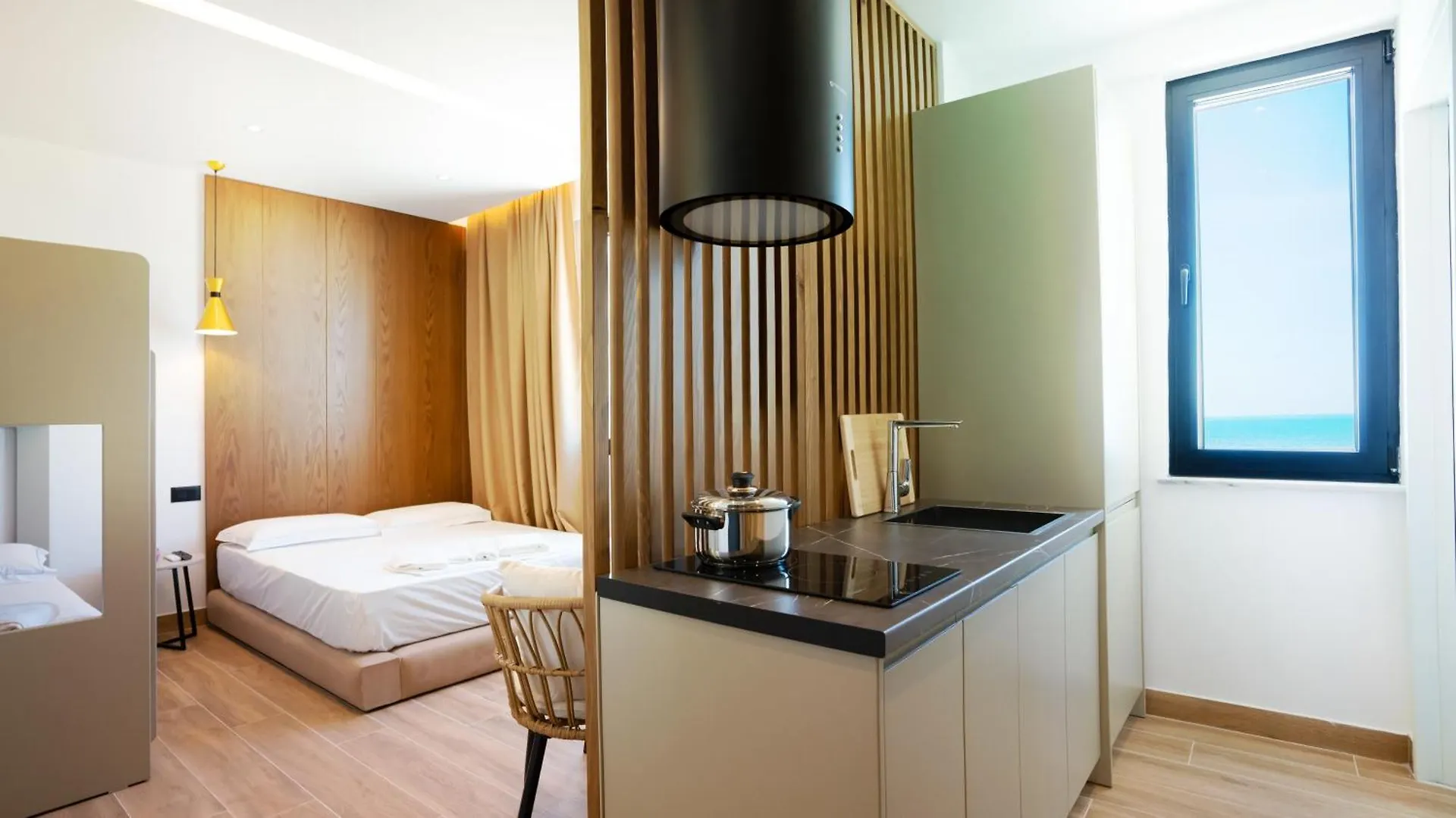 Azure Sea View Apartments Durrës 0*,  Albánia